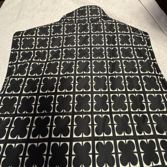 Women’s LIZ CLAIBORNE Black & White Fall/Winter Puffer Vest Size Medium Classic - Picture 5 of 11